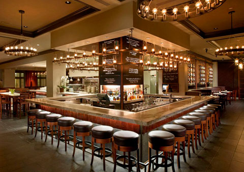 Bar con bancone in marmo