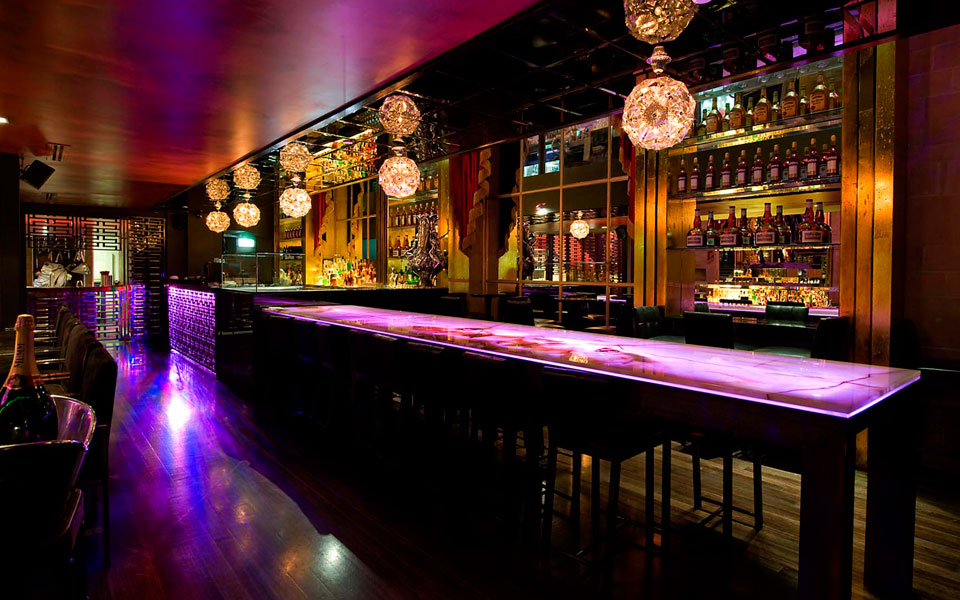 Agencement de cocktail bar